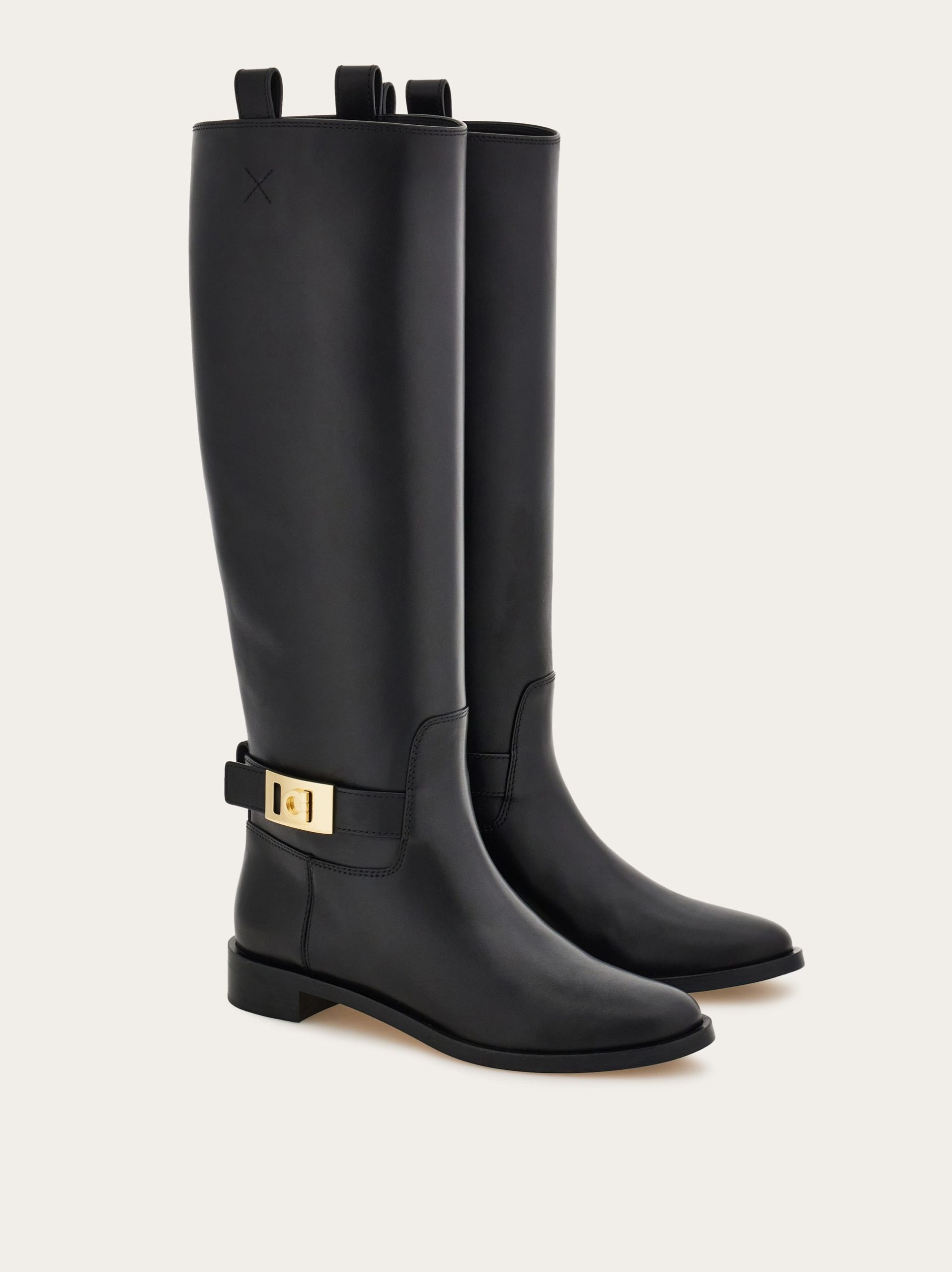 Ferragamo Knee high boot with Hug buckle detail - Image 6